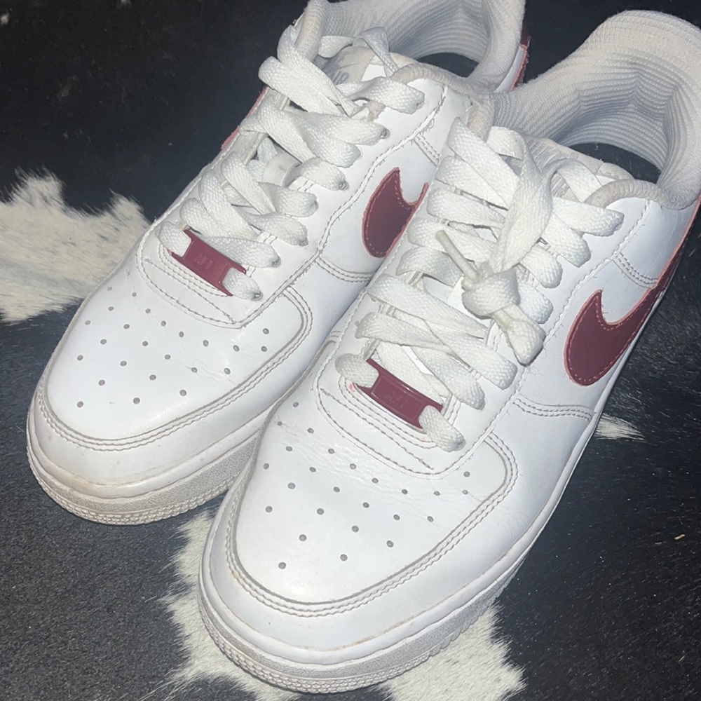 White and Red Af1